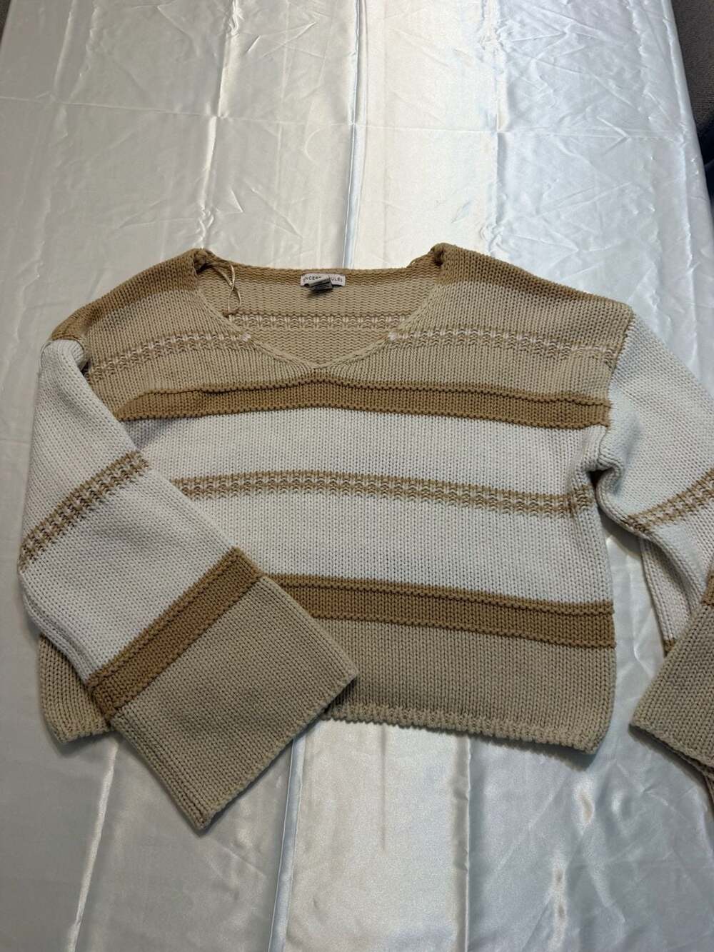Sincerely Jules Women's Oversized Striped Knit Sweater Size Large Tan White